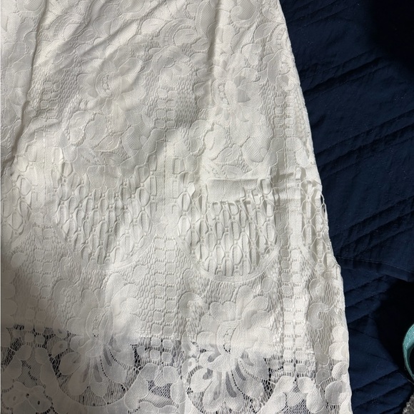 Elegant White Lace Dress - Picture 8 of 8